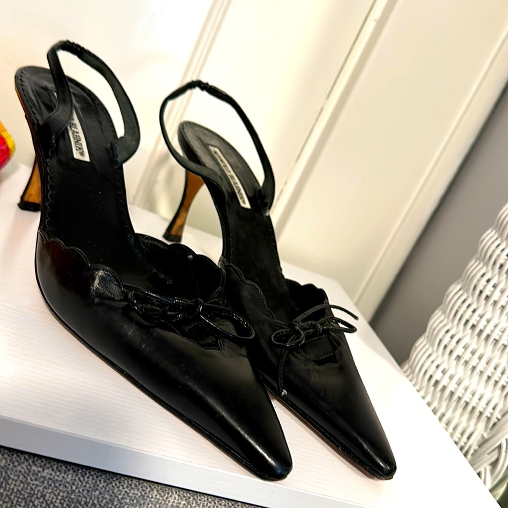Manolo Blahnik, Black, slingback